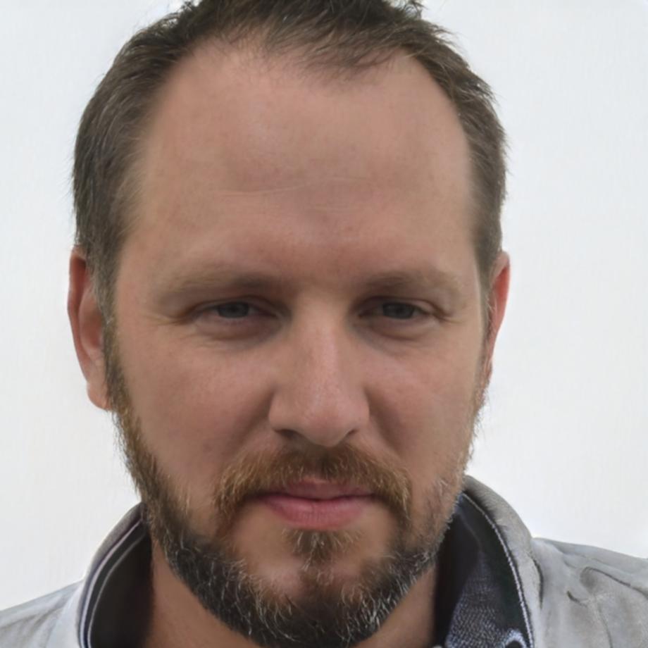 أحمد محمود - مدير مشاريع