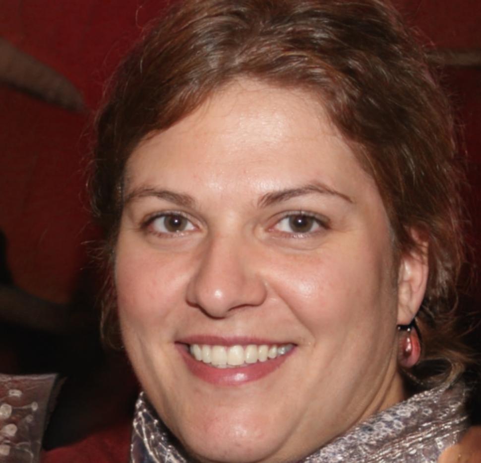 سارة أحمد - مديرة تسويق