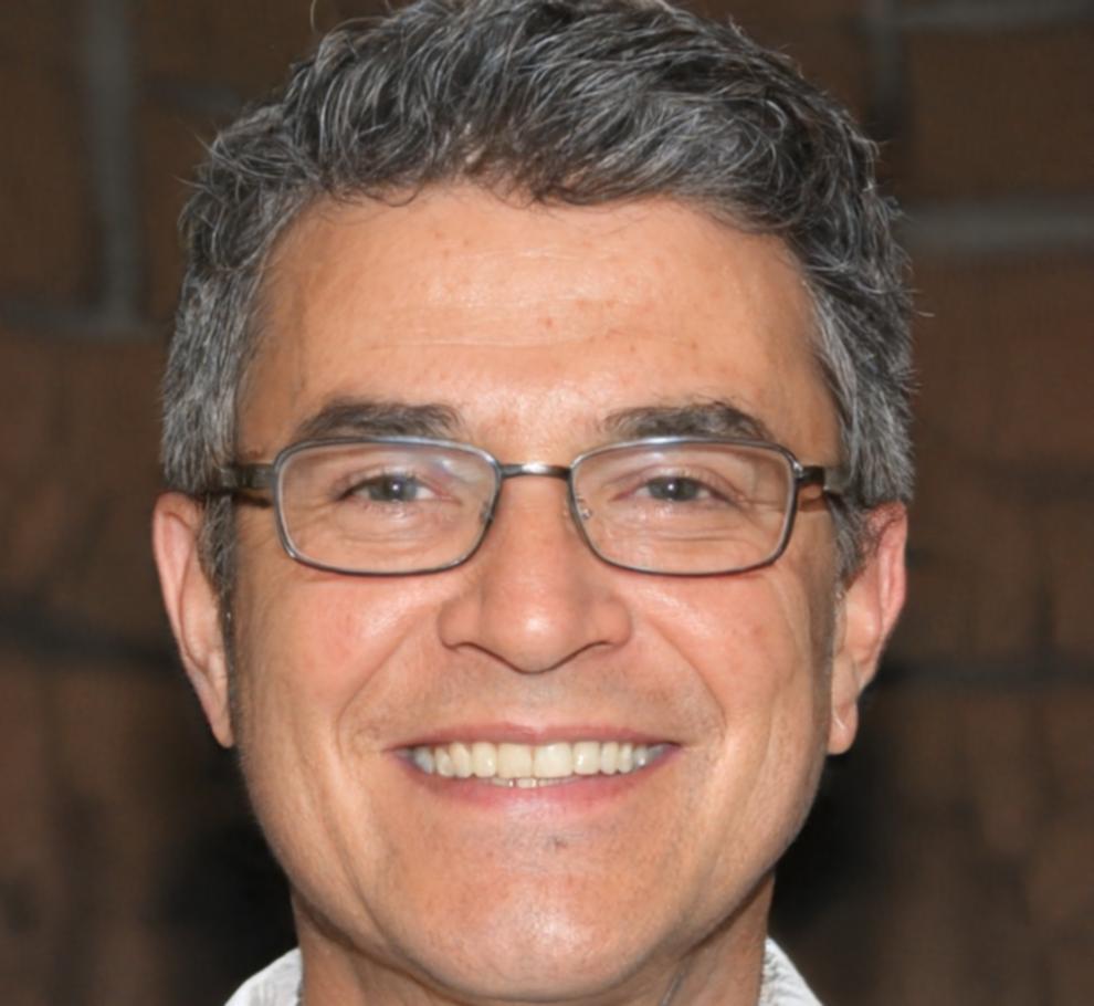 محمد عبدالله - مستشار مالي